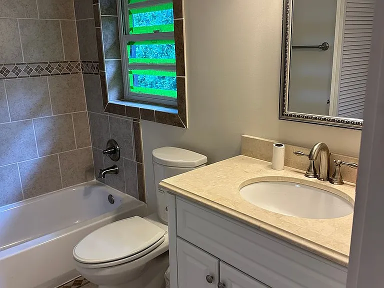 460 W Ravenswood Ln — Photo 23