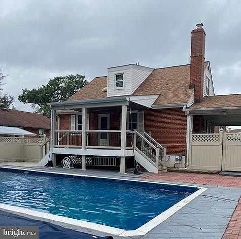 2nd image of 207 Marion Ave