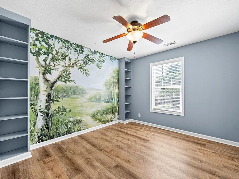 3569 Southwood Dr — Photo 28