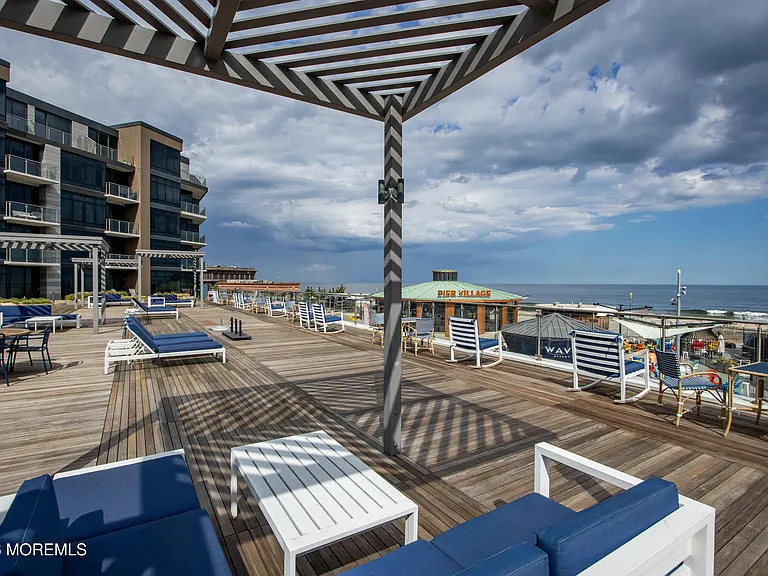30 Melrose Ter #219 — Photo 29