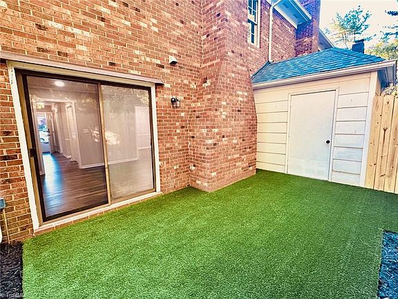 5th image of 3111 Burke Mill Ct