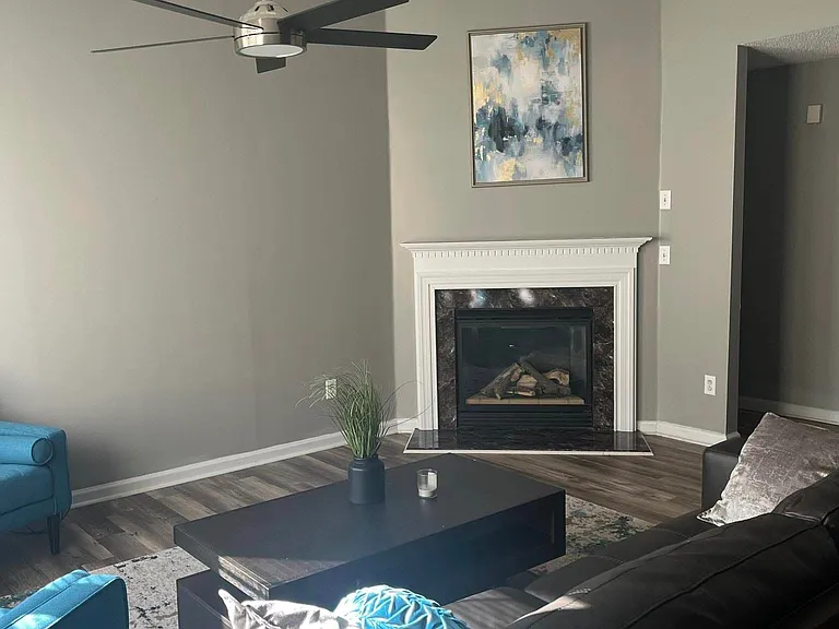 8522 Tweedsmuir Glen Ln — Photo 4