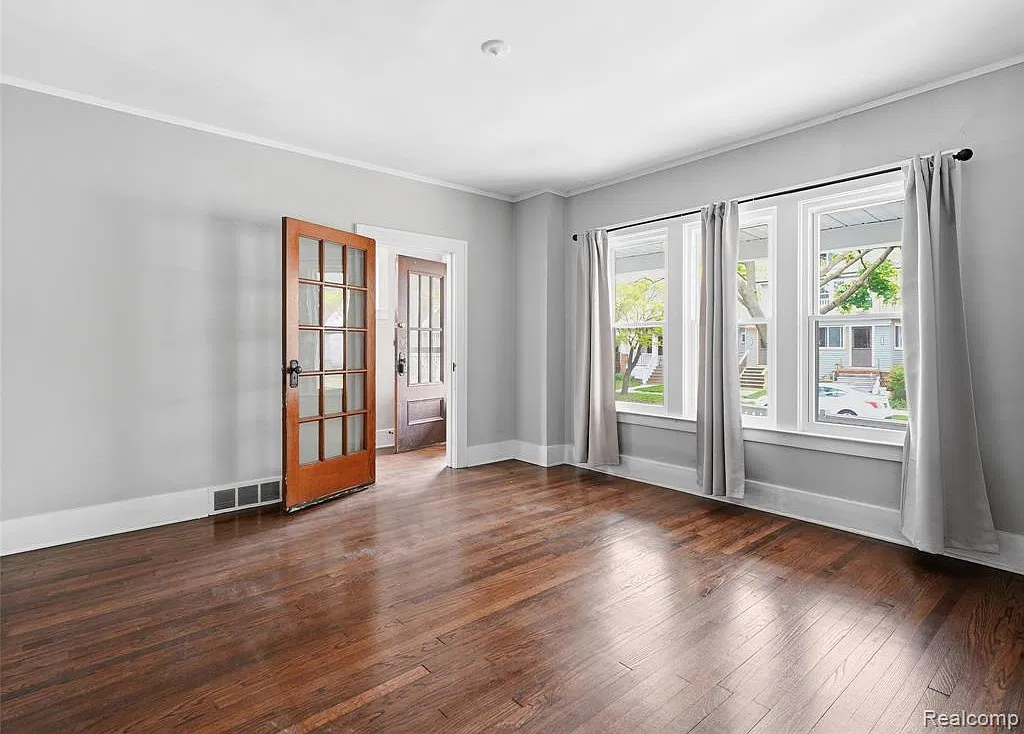 2 bed, 1100 sqft, $1,550 — Photo 3