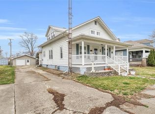 817 N 12th St, Mattoon, IL 61938