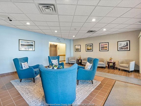 5th image of 3855 Southwinds Dr #702