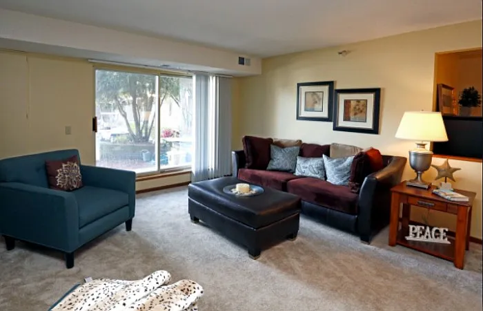 Park Avenue Apartments — Photo 3