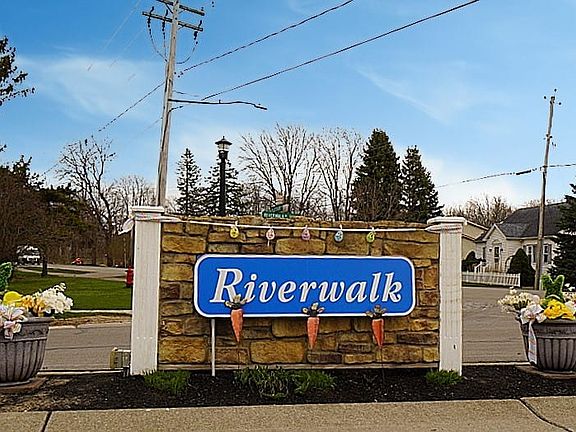 2nd image of 549 Riverwalk Dr