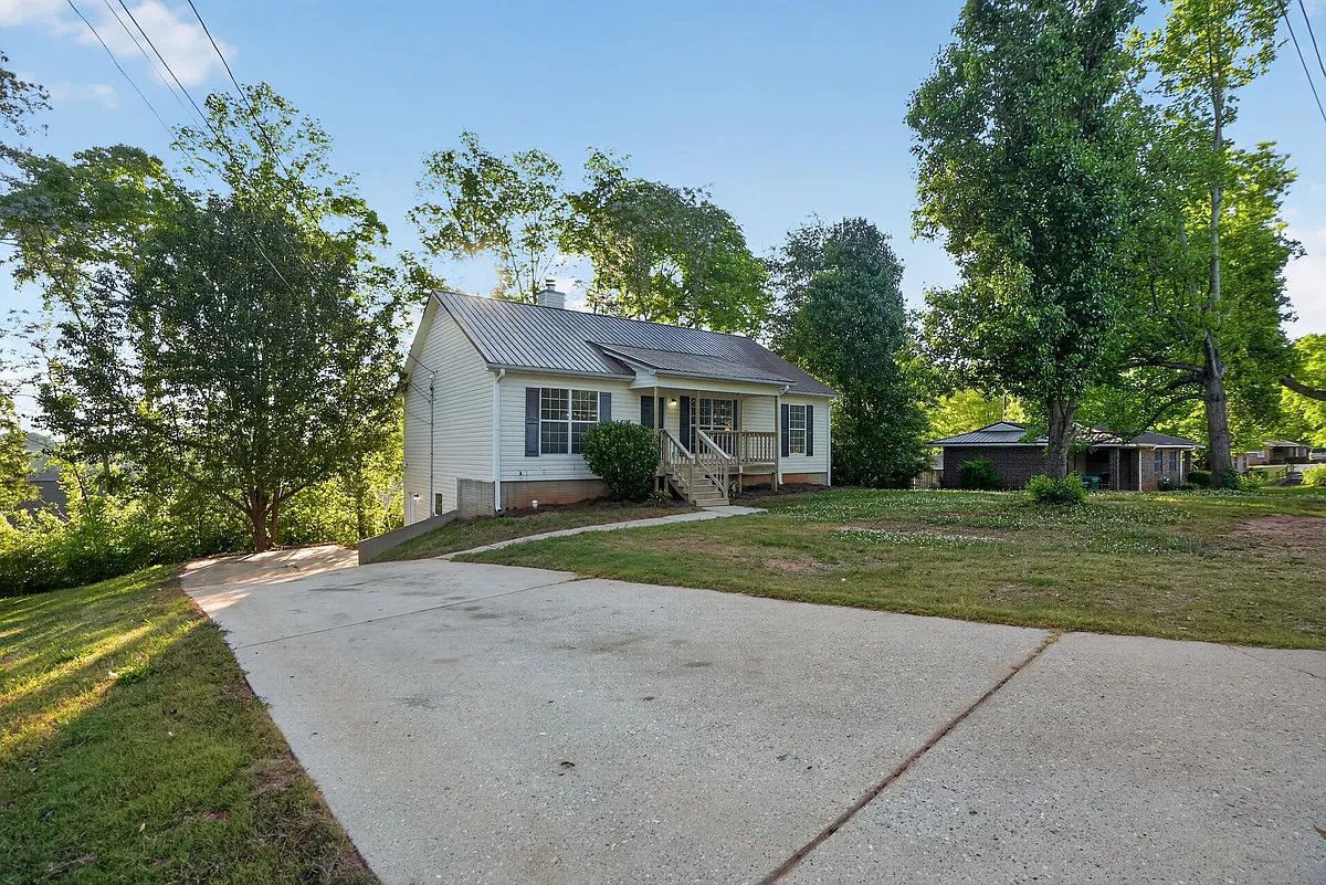 Building Photo - 306 Oakland Cir