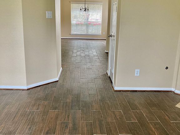 3rd image of 6825 Ridgewood Ln