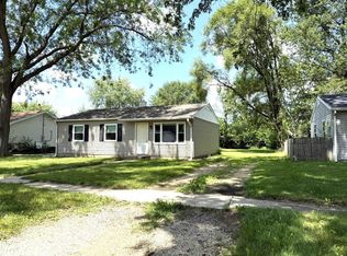 30 Gilbert Ter, Machesney Park, IL 61115