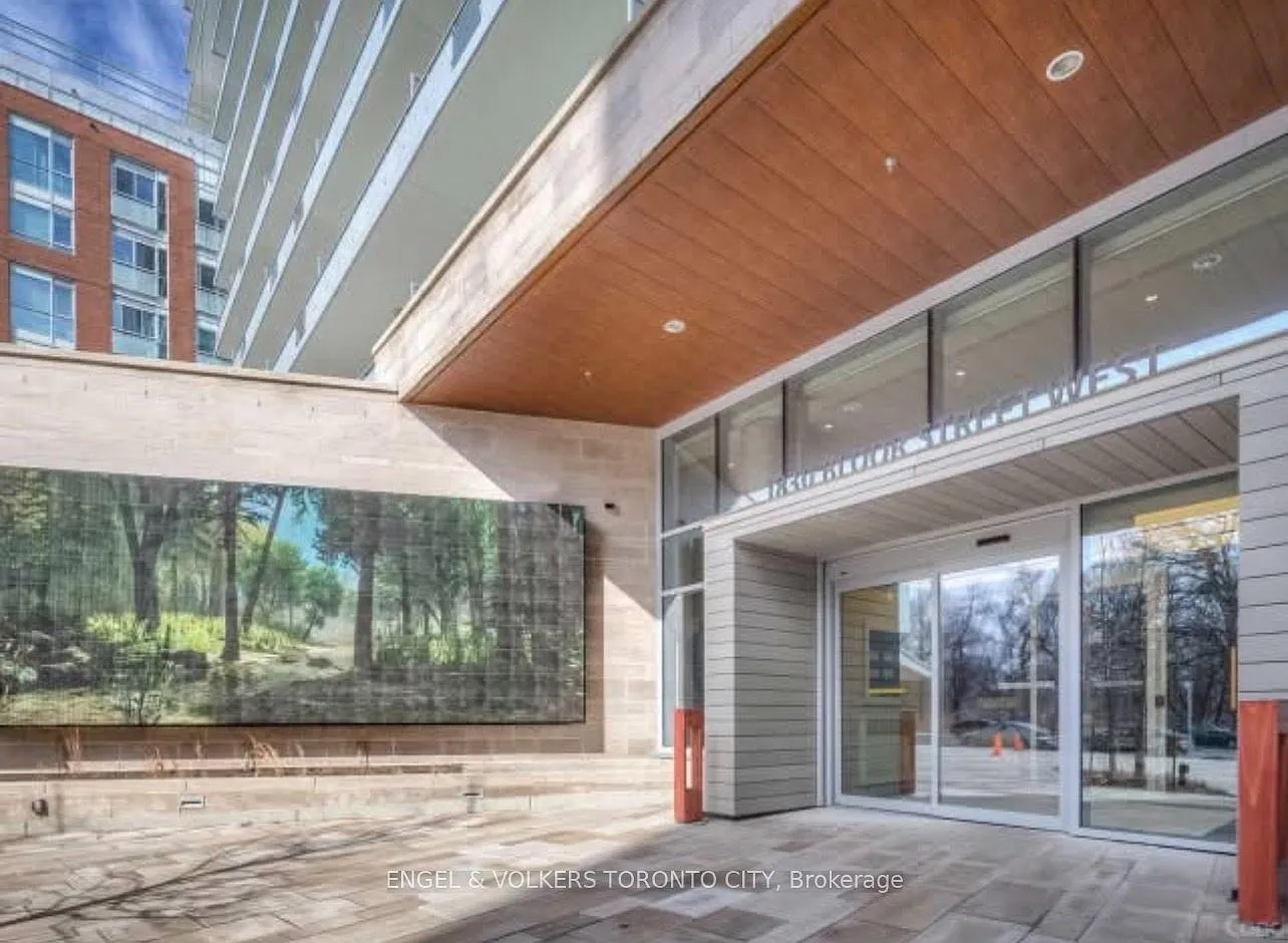 HighPark Condominiums — Photo 1