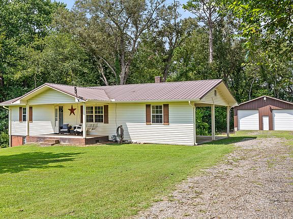 4th image of 204 Old County Rd