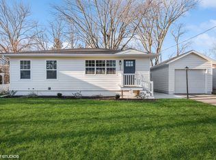 22 S Mayhew St, New Buffalo, MI 49117