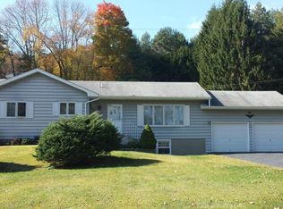 235 Bavarian Hill Rd, Beach Lake, PA 18405