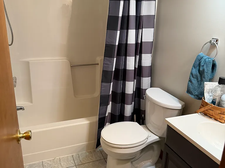 54 Castleton Ct — Photo 6