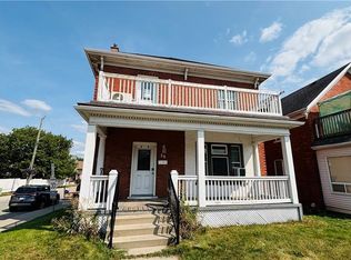 30 Regina St N, Waterloo, ON N2J3A1