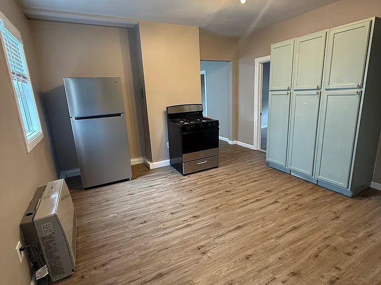 110 Spruce St #1 — Photo 2