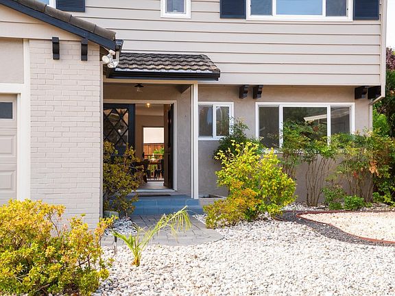 5th image of 204 San Carlos Way