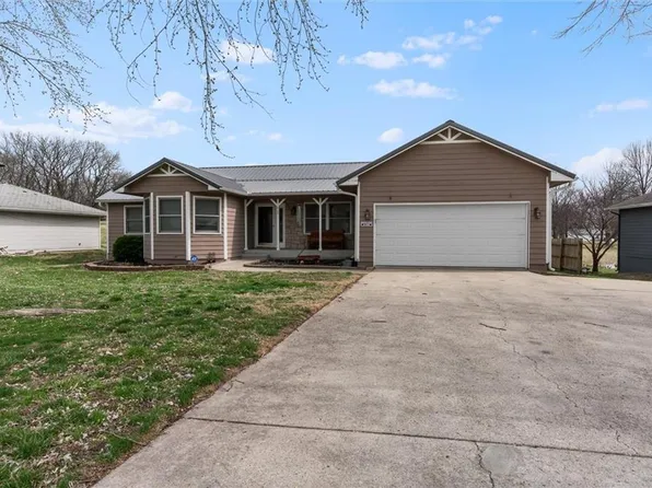 613 S Camden St, Richmond, MO 64085