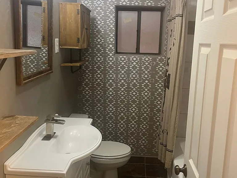 595 N San Pedro St — Photo 15