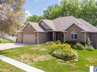 6749 Blue Ridge Ln, Lincoln, NE 68516