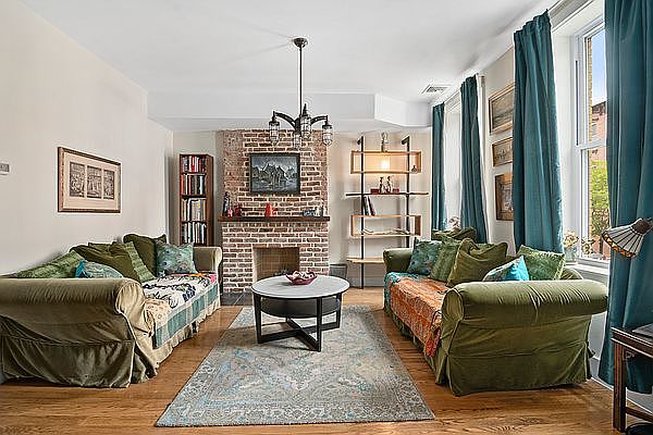 1st image of 249 Hoyt St