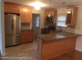 10 Pleasant Ct, Toms River, NJ 08753