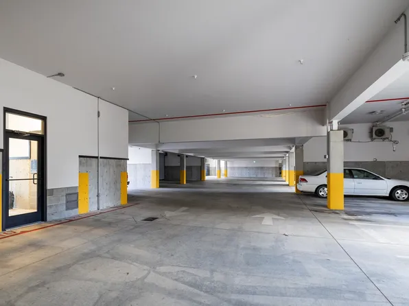 Hub City, 260 E George Hopper Rd Unit 113, Burlington, WA 98233