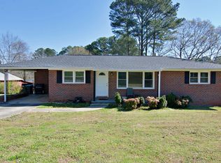 1055 Skyline Dr, Toccoa, GA 30577