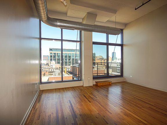 2nd image of 1224 W Van Buren St APT 517
