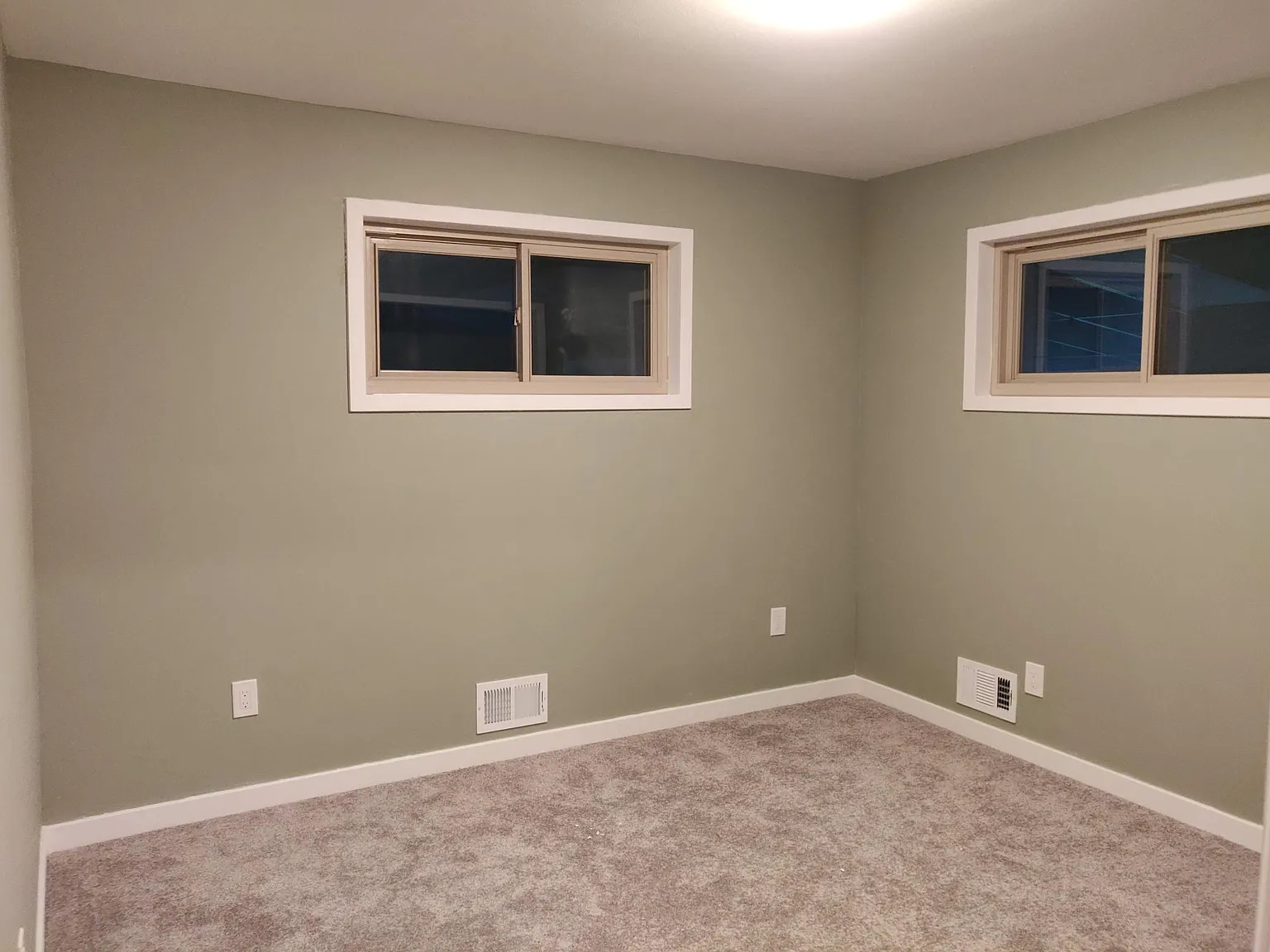 1300 Mariposa Dr — Photo 4