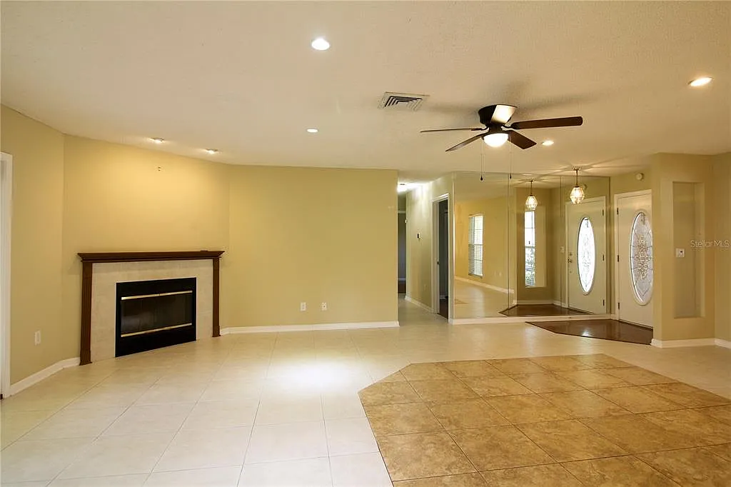 3 bed, 2.0 bath, 1652 sqft, $2,350 — Photo 4