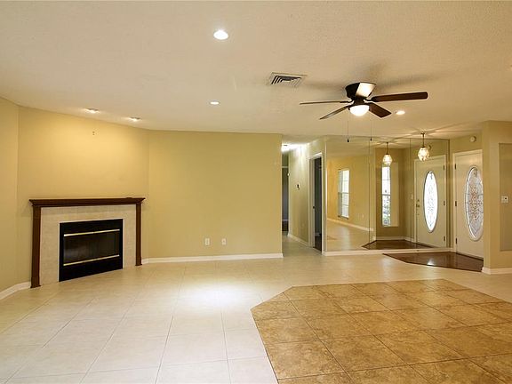 4th image of 1311 Glenview Ln