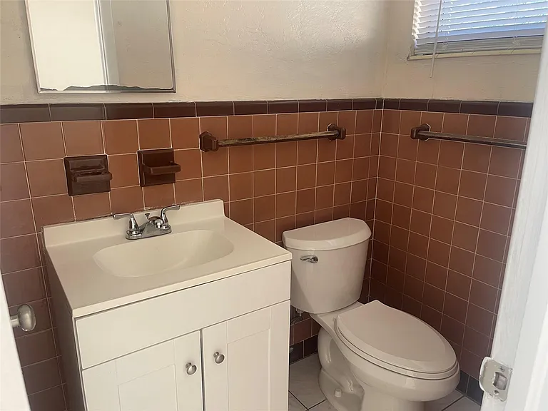 1727 Dewey St #3 — Photo 13