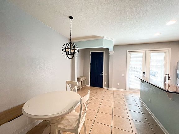 5th image of 7722 Fairgrove Ave