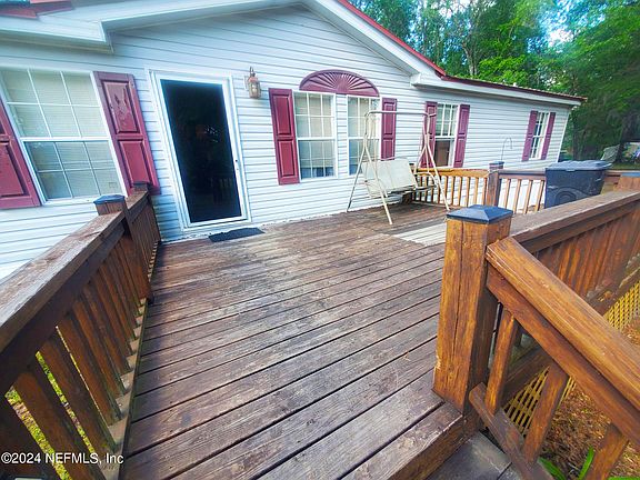 4th image of 305 NE MENLO Glen