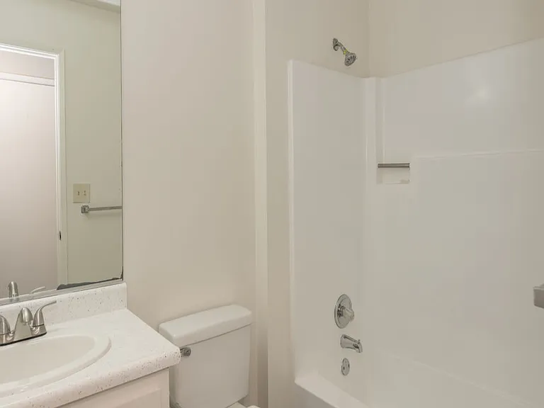 Somerset Apartments — Photo 15