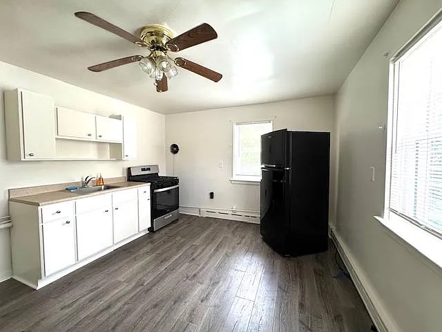 3 bed, 1030 sqft, $1,950 — Photo 4
