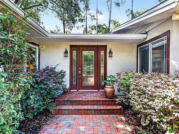 3rd image of 11101 NW 12TH PLACE