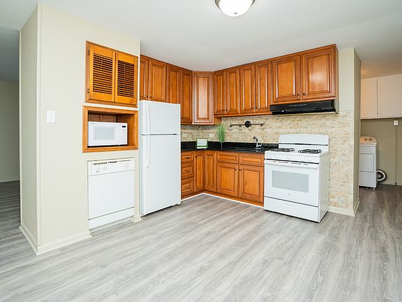5th image of 22111 E Churchill Dr