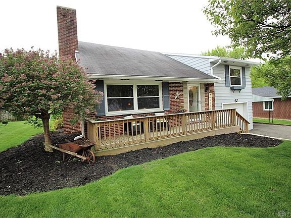 2nd image of 109 Belair St