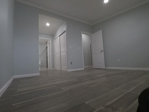 3rd image of 7630 Knox Ct