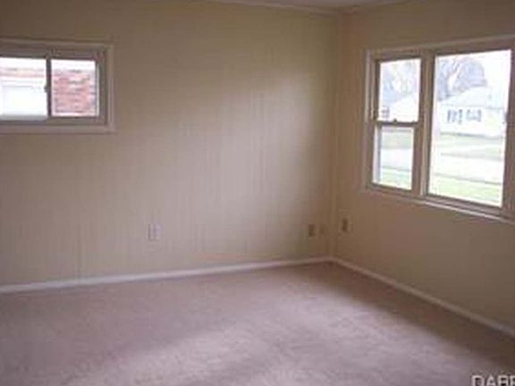 4th image of 851 Donora Dr
