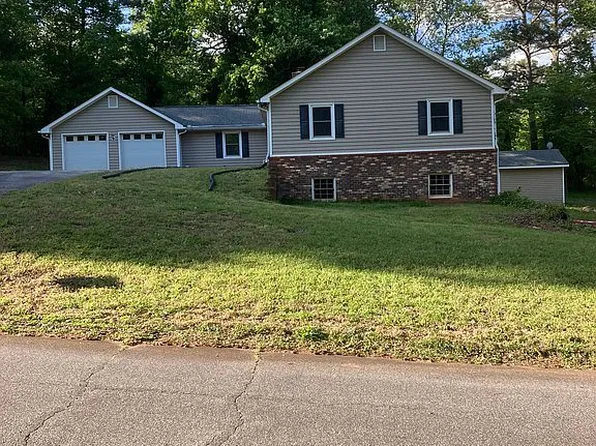 95 Pine Lake Cir, Cumming, GA 30040