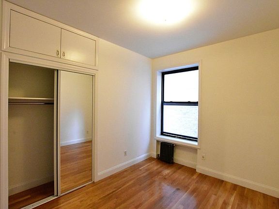 2nd image of 820 W 180th St APT 34