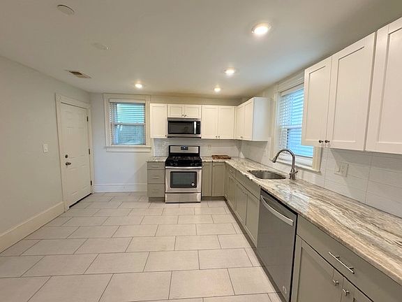 3rd image of 1150 Bennington St #1