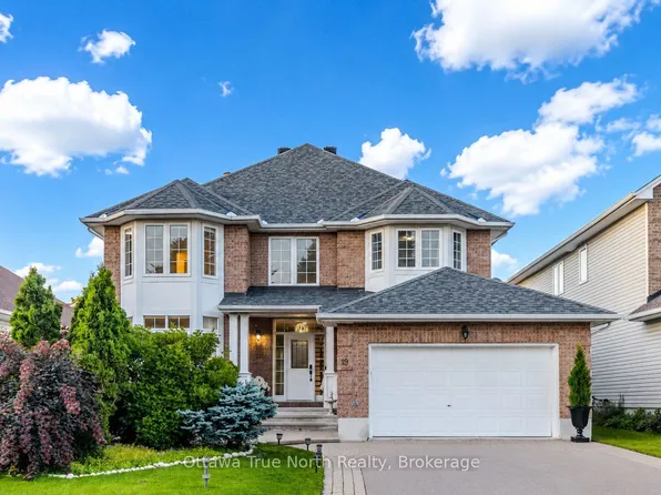 19 Black Tern Cres, Ottawa, ON K2M 2Z4