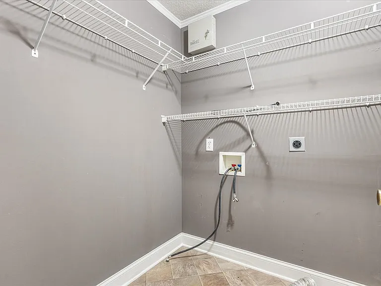 10629 Lone Star Way — Photo 13