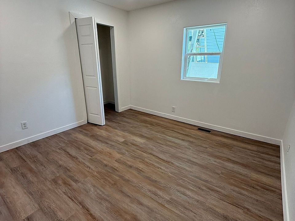 1st image of 801 S Iowa Ave