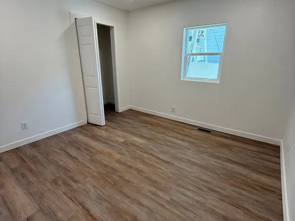 801 S Iowa Ave, Washington, IA 52353